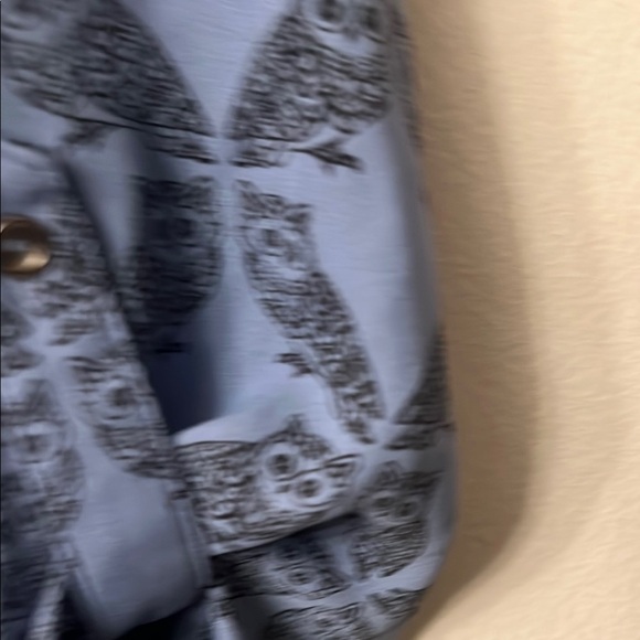 Reitmans Blue Notched Collar Blouse with Buttoned Sleeves - Picture 7 of 10